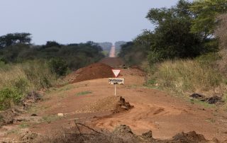 Reconstruction of bombed bridges in South-Sudan. (c) Bart Coolen